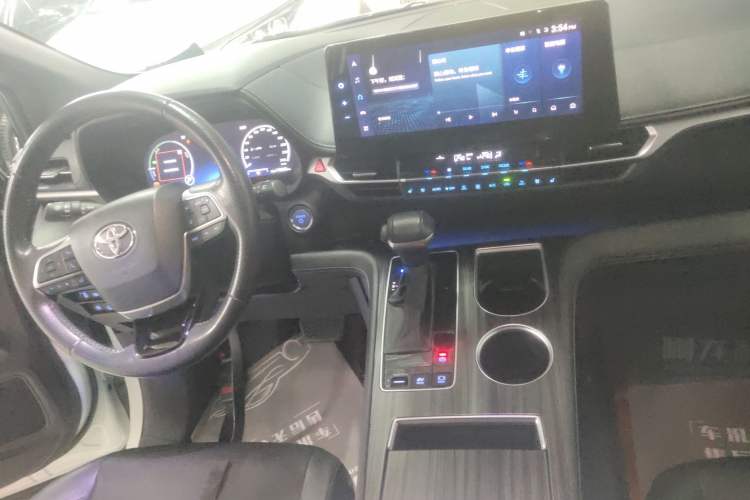 Used Toyota Sienna 2021 2.5L Hybrid Ultimate Edition
