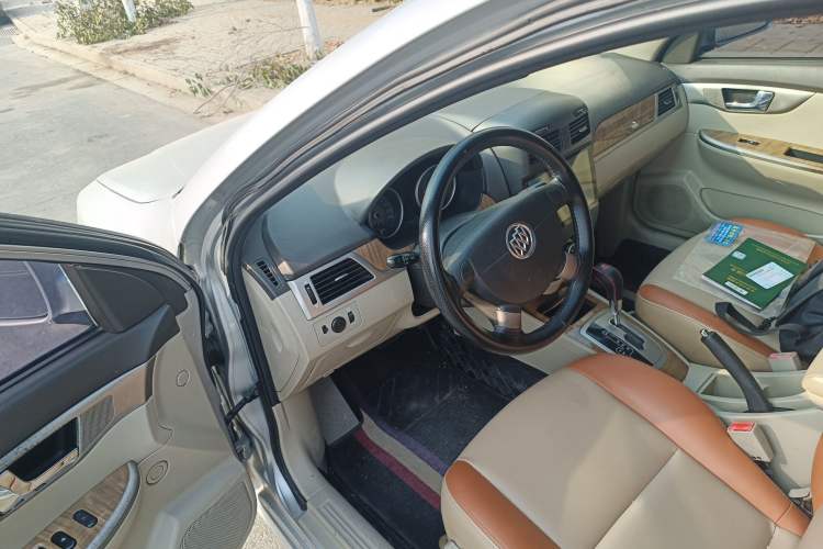 Used Buick Excelle 2015 1.5L Automatic Classic Model
