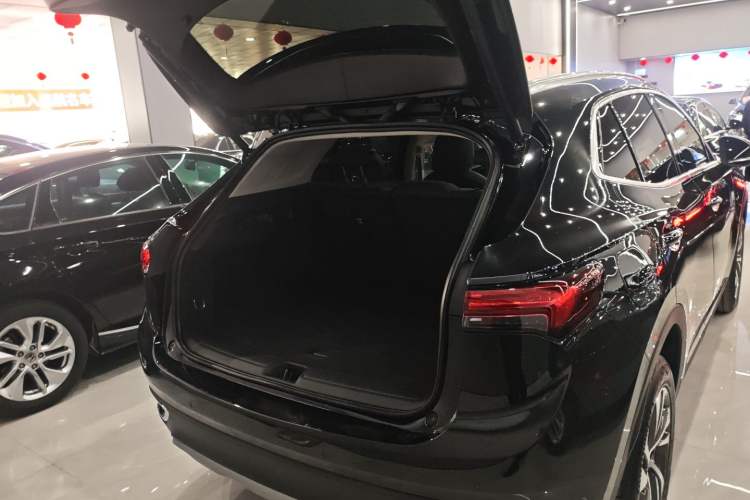 Used Buick Envision 2022 Facelift Encore S 652T Two-Wheel-Drive Luxury Model
