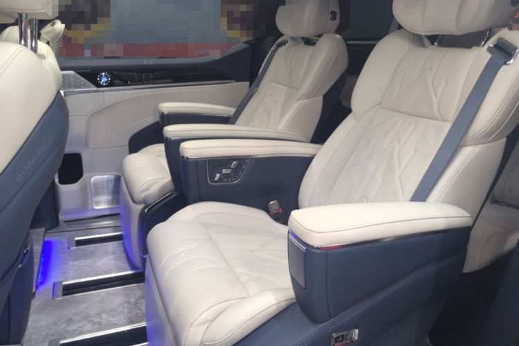 Used Zeekr 009 2024 7-Seater Walk-Through Version Four-Wheel Drive 108 kWh
