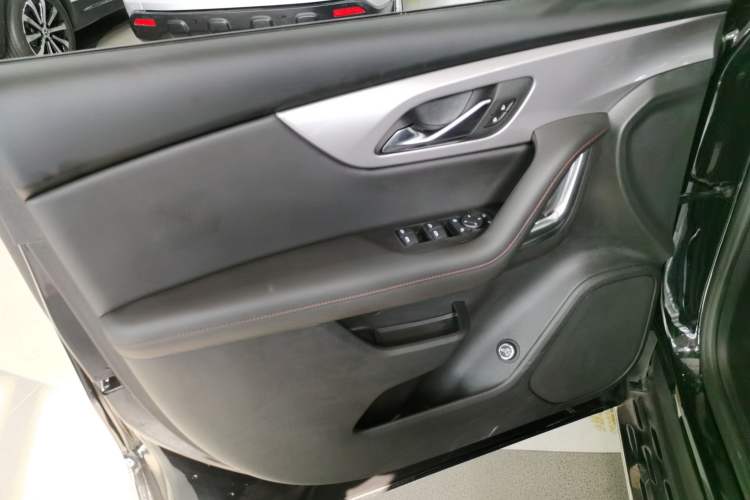 Used Chevrolet Blazer 2020 Redline 650T 7-Seater Ting Edition
