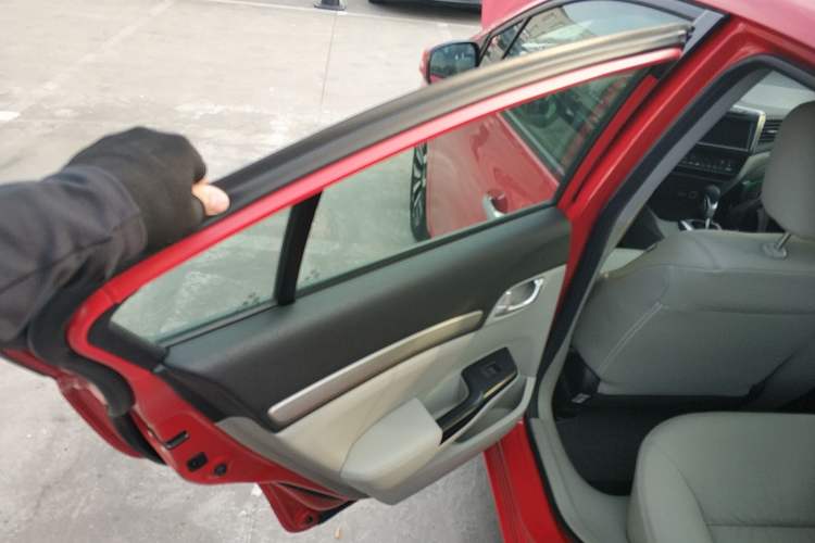 Used Honda Civic 2014 1.8L Automatic Luxury Edition
