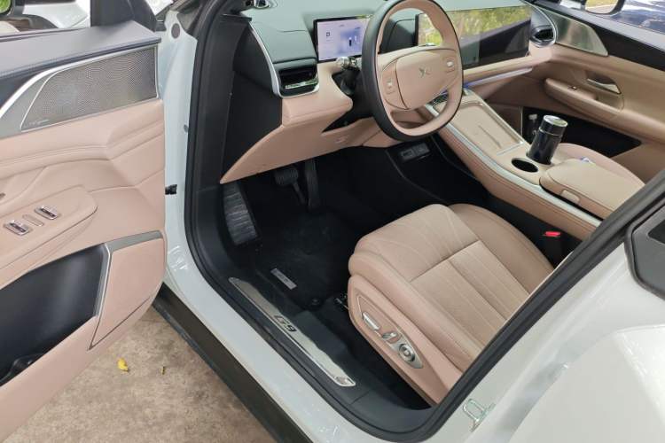 Used XPeng G9 2025 725 with Ultra-Long Range Max