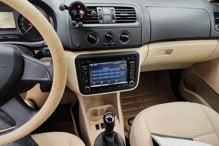 Used Skoda Fabia 2014 1.4L Automatic Crystal Edition