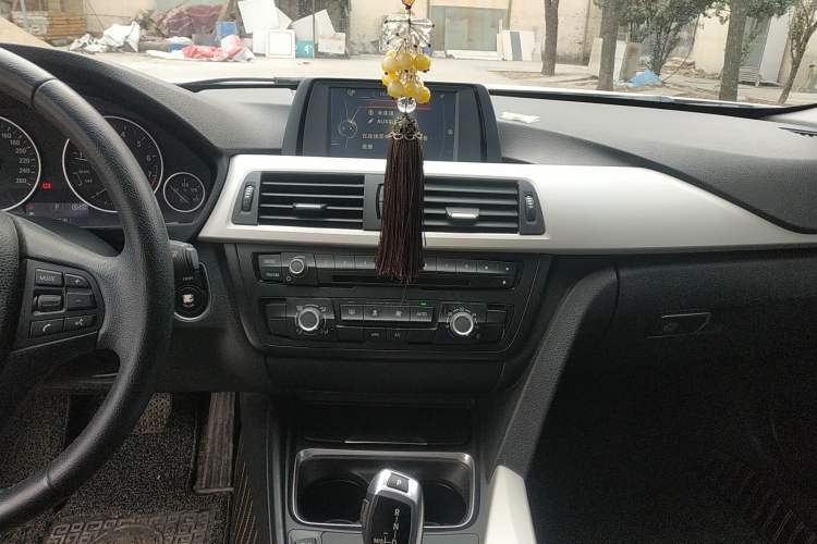 Used BMW 3 Series 2015 316i Active Edition
