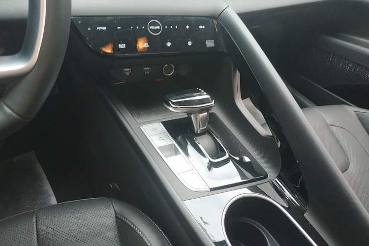 Used Hyundai Elantra 2022 1.5L CVT LUX Prestige Edition
