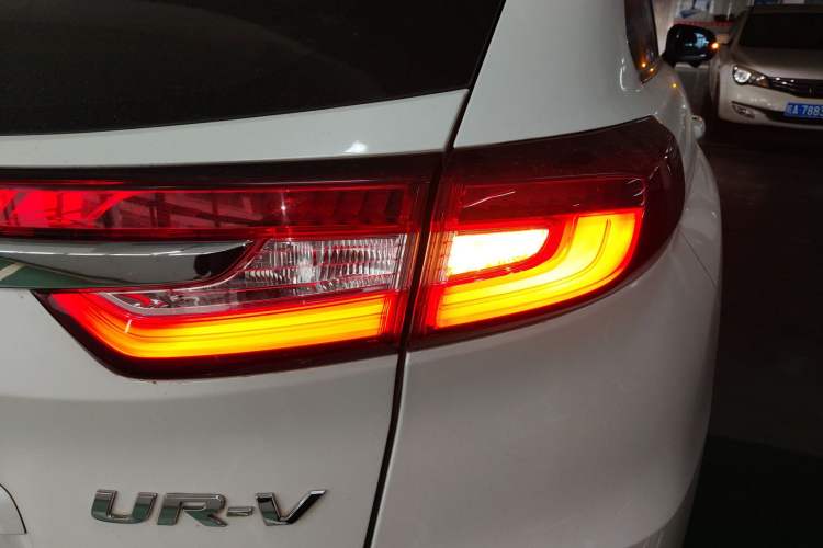 Used Honda UR-V 2017 240TURBO Two-Wheel Drive Luxury Edition China V
