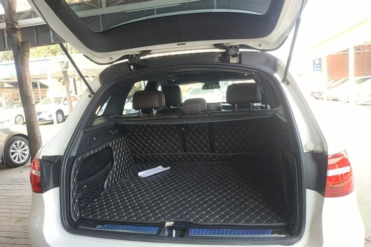 Used Mercedes-Benz GLC 2018 GLC 260 4MATIC Luxury Model