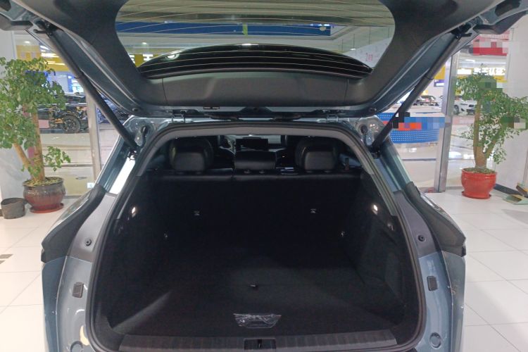 Used Zeekr 7X 2025 100 kWh Long-Range Rear-Wheel Drive with Intelligent Driving Features