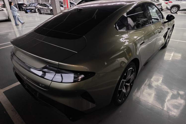 Used  SU7 2024 Rear-Drive Long-Range Intelligent Driving Version
