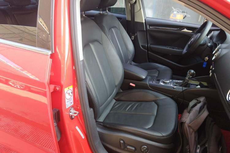 Used Audi A3 2014 Limousine 35 TFSI Automatic Comfort Model
