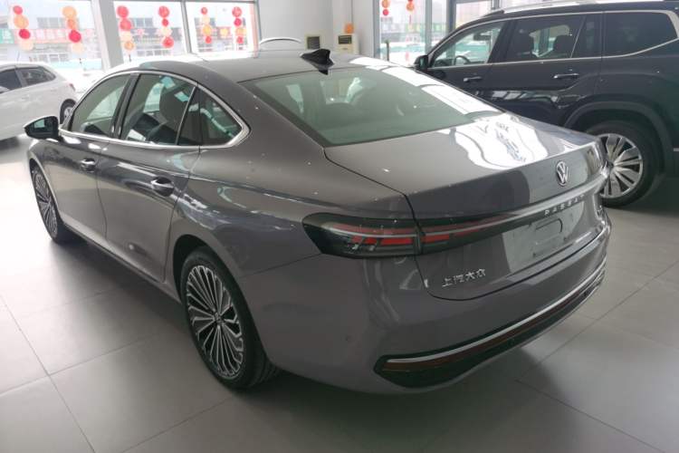 Used Volkswagen Passat 2025 Pro 380TSI Dragon Supreme Edition
