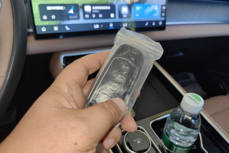 Used Chery Tiggo 8 L 2024 2.0T Two-Wheel Drive Prestige Version 5 Seats
