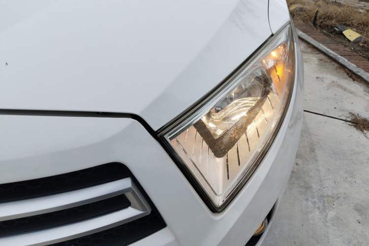 Used Brilliance H230 2012 1.5L Manual Elite Edition
