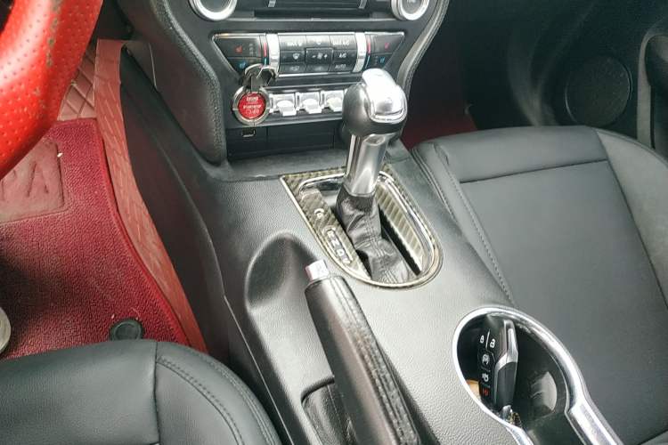 Used Ford Mustang 2015 2.3T Automatic U.S.-Spec Version
