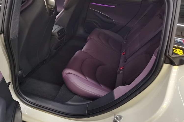 Used  SU7 2024 Rear-Drive Ultra-Long Range Advanced Pro-Level Intelligent Driving Version