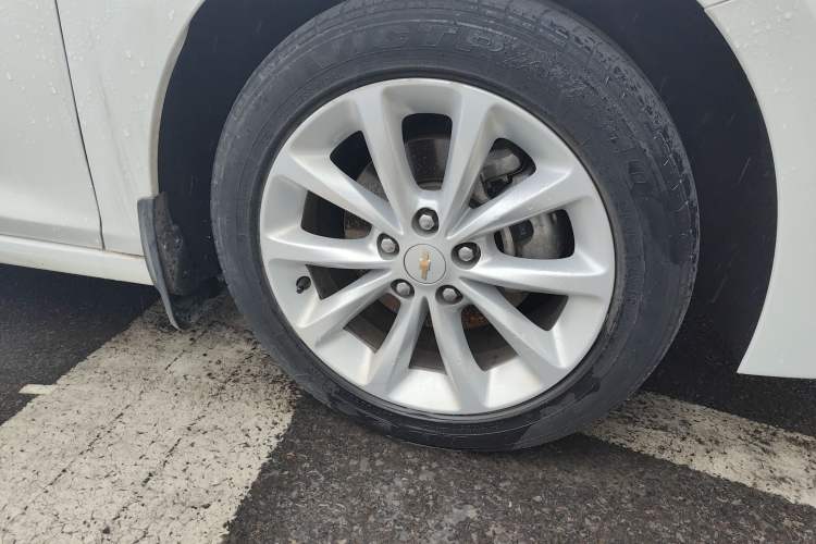 Used Chevrolet Cruze 2018 320 Automatic Pioneer Sunroof Edition
