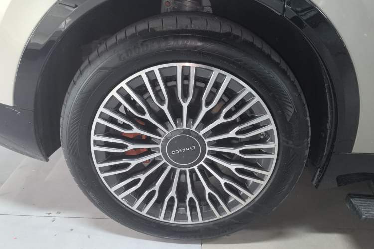 Used Lynk & Co 900 2025 2.0T Exploration Edition
