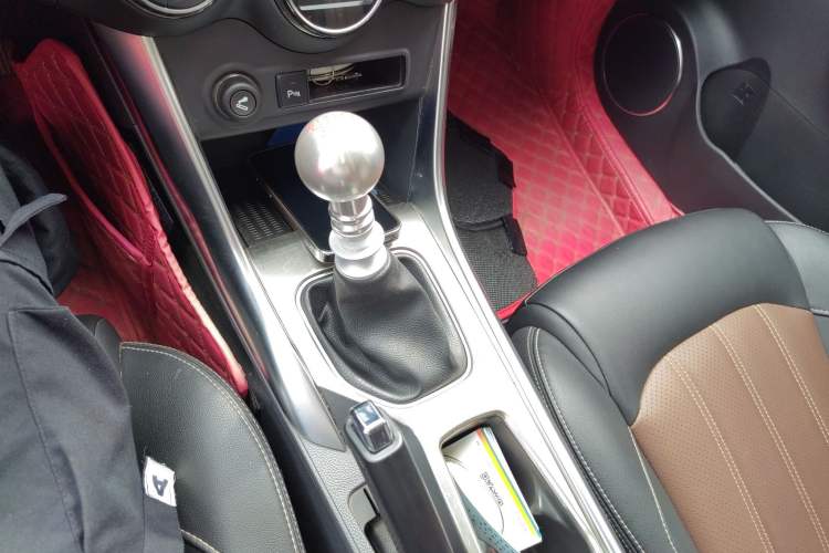 Used BYD Song 2017 Gaishi Upgrade Edition 1.5TI Manual Elite Model
