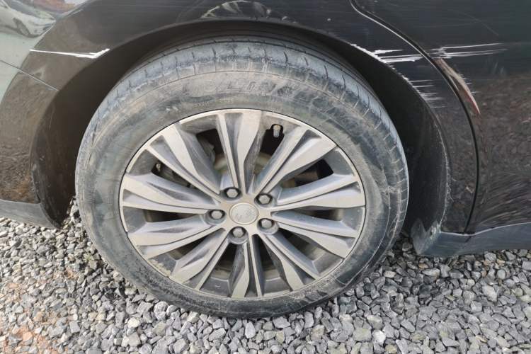 Used Hongqi E-QM5 2022 431 km Charge & Enjoy Edition