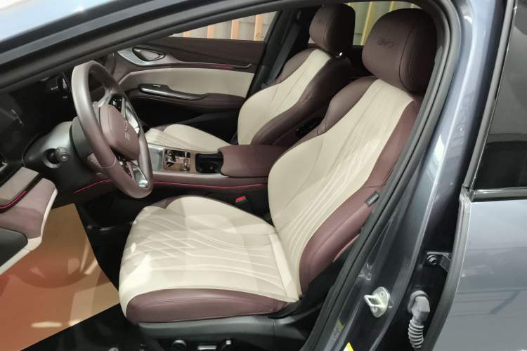 Used BYD Seal 2023 DM-i 1.5T 121km Flagship Model
