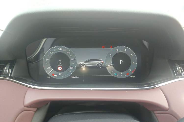 Used Land Rover Range Rover Evoque 2023 Aurora L 249 PS Luxury Edition
