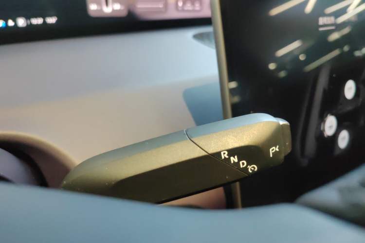 Used  06 2025 Max Extended-Range Edition