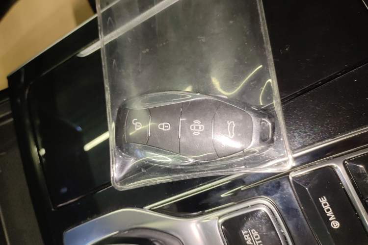 Used Hongqi H9 2024 2.0T Qixiang Private Style Edition
