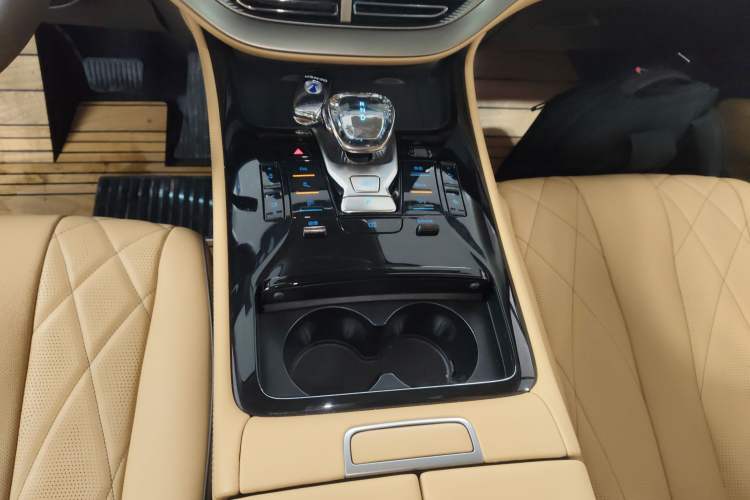 Used Denza D9 2024 EV 620 Premium Model
