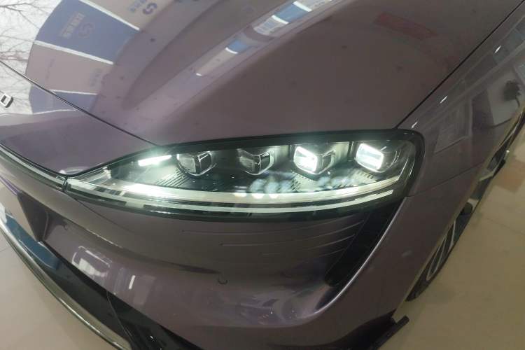 Used Hima Luxeed S7 2025 785 km Ultra