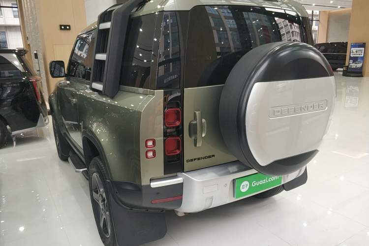 Used Land Rover Defender 2022 90 2.0T P300 SE
