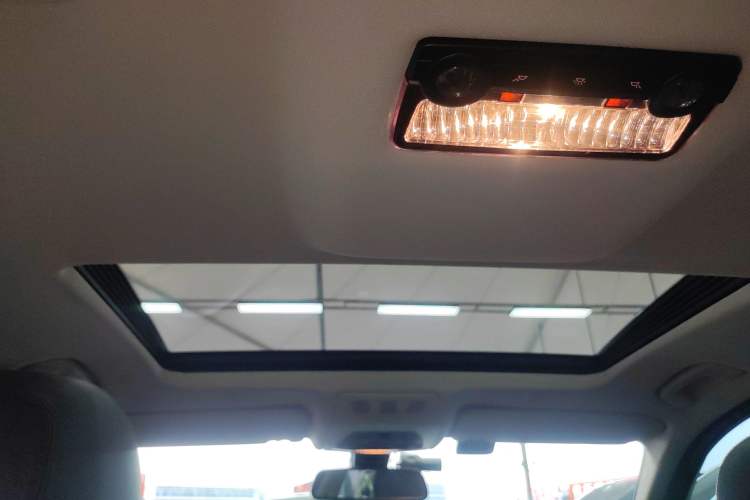 Used BMW 5 Series 2014 525Li Luxury Design Package
