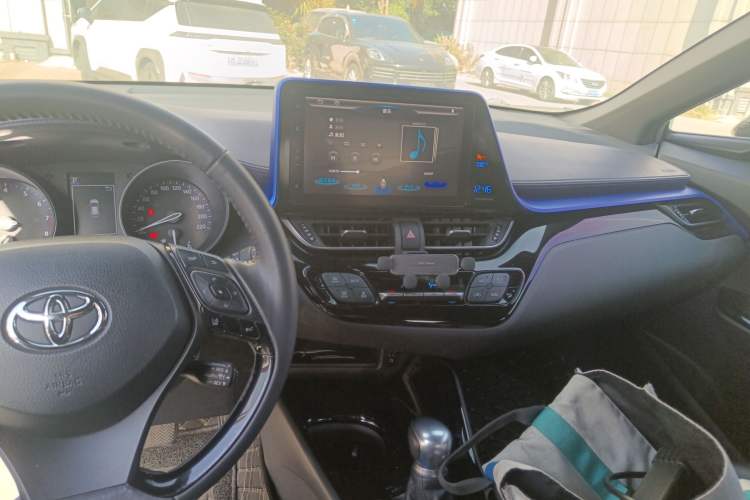 Used Toyota C-HR 2020 2.0L Luxury Edition
