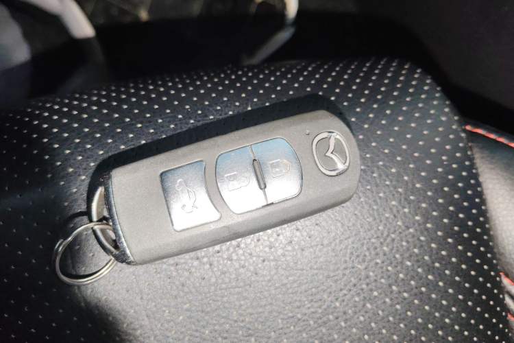 Used Mazda Mazda 3 Axela 2016 Sedan 1.5L Automatic Comfort Model