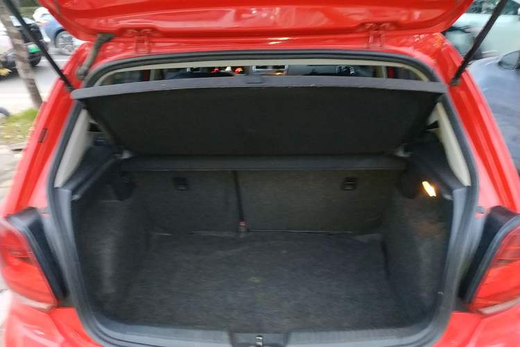 Used Volkswagen Polo 2014 1.6L Automatic Comfort Edition
