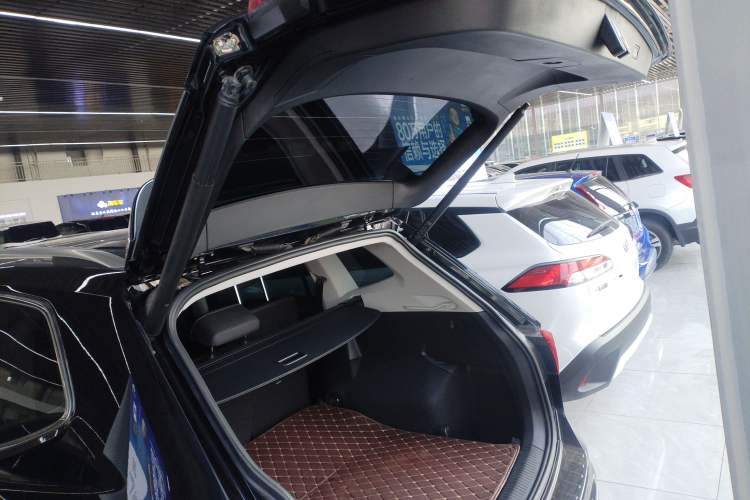 Used Volkswagen Tiguan L 2023 Restyled 330TSI Automatic Two-Wheel Drive R-Line Enhanced Comfort Version