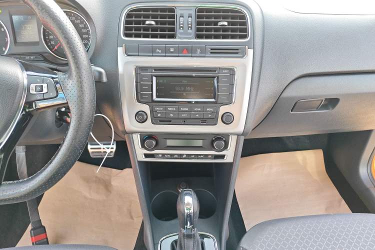 Used Volkswagen Polo 2014 1.6L Cross Polo Automatic
