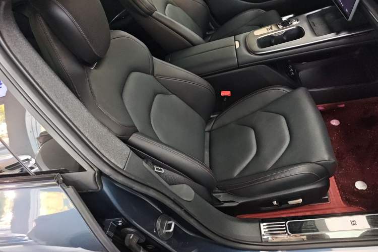 Used  SU7 2024 Rear-Drive Ultra-Long Range Advanced Pro-Level Intelligent Driving Version