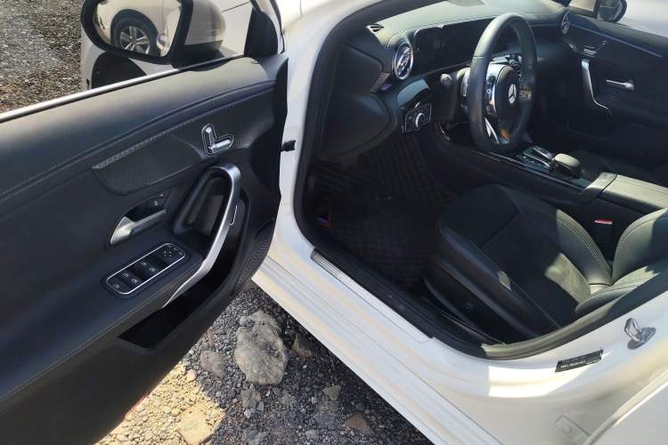 Used Mercedes-Benz A-Class 2020 Restyled A 200 L Sport Sedan Fashion Version
