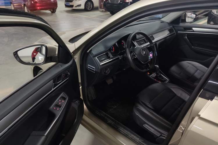 Used Volkswagen Bora 2016 1.6L Automatic Comfort Model
