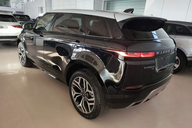 Used Land Rover Range Rover Evoque 2021 Range Rover Velar L 249PS R-Dynamic First Edition