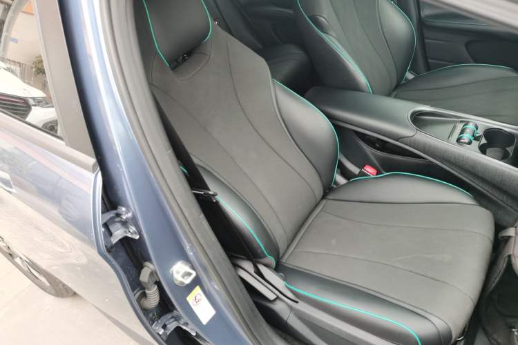 Used BYD Dolphin 2025 420km Free Edition
