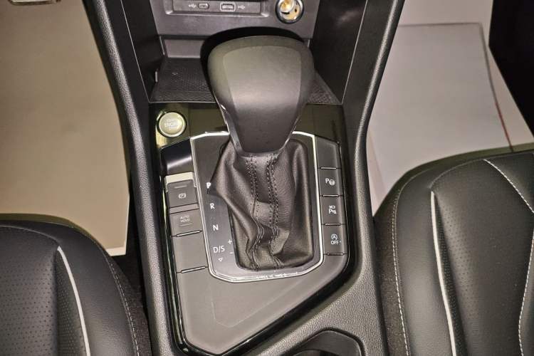 Used Volkswagen Tiguan L 2023 330TSI Automatic Two-Wheel Drive R-Line Enjoyment Edition