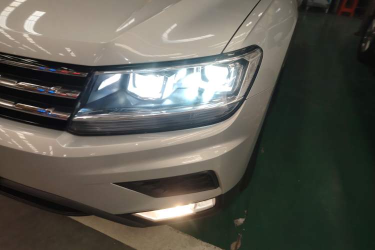 Used Volkswagen Tiguan L 2017 330TSI Automatic Two-Wheel Drive Luxury Edition
