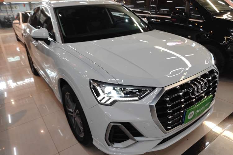 Used Audi Q3 2021 40 TFSI Fashion Dynamic Model
