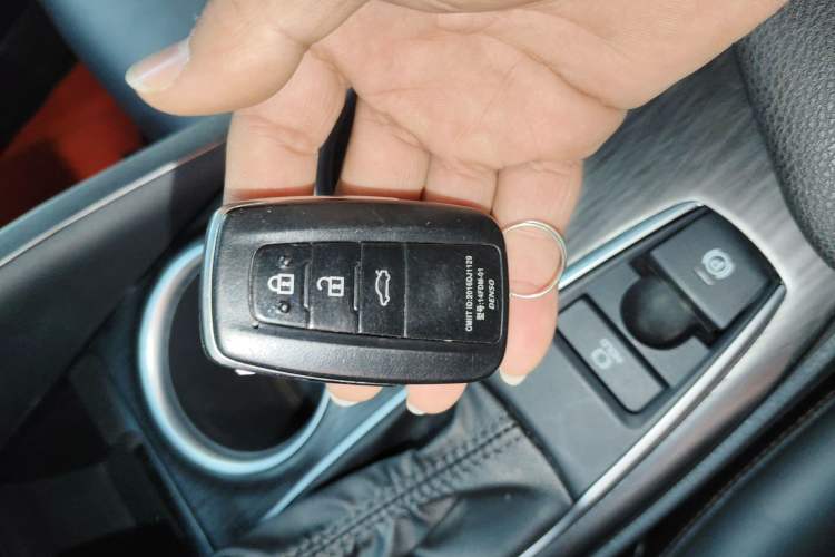 Used Toyota Camry 2023 2.0G Luxury Edition