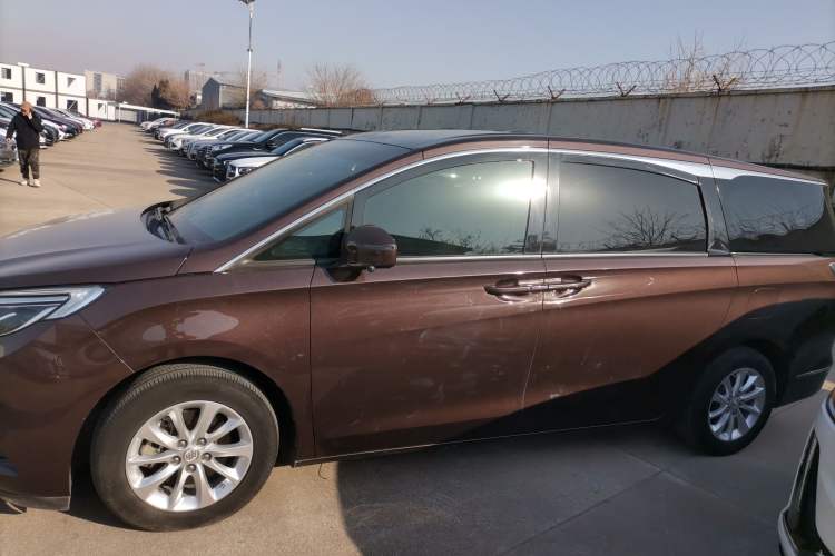 Used Buick GL8 2017 ES 28T Premium Version China V Standard
