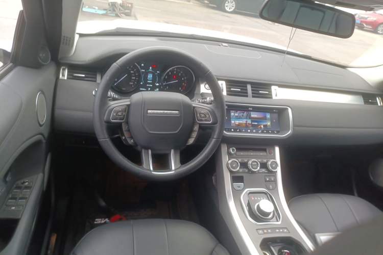 Used Land Rover Range Rover Evoque 2018 240 PS SE Smart Brilliance Edition