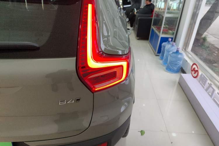 Used Volvo XC40 2024 B4 4x4 Smart Luxury Edition