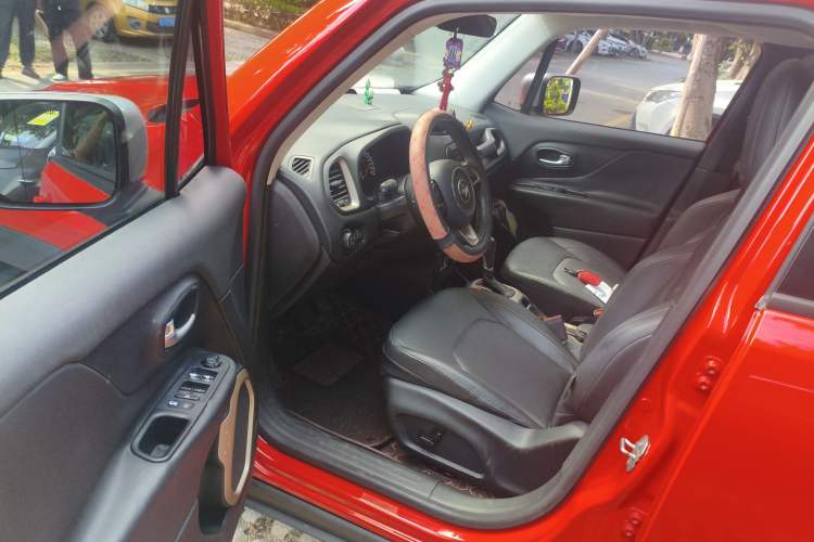 Used  Renegade 2016 1.4T Automatic Smart Edition
